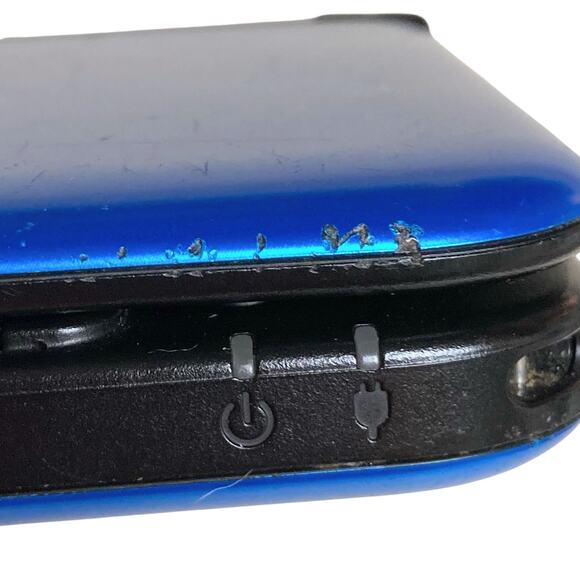 Nintendo 3DS XL Blue Black Handheld Gaming Console w/Case and Games EUC - Picture 2 of 16